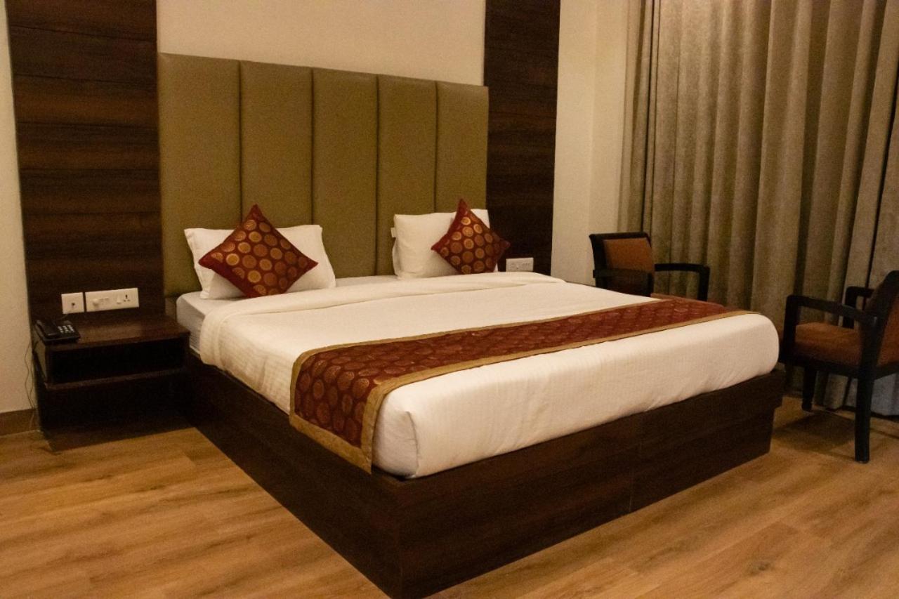 אגרה Sourav Park Inn מראה חיצוני תמונה